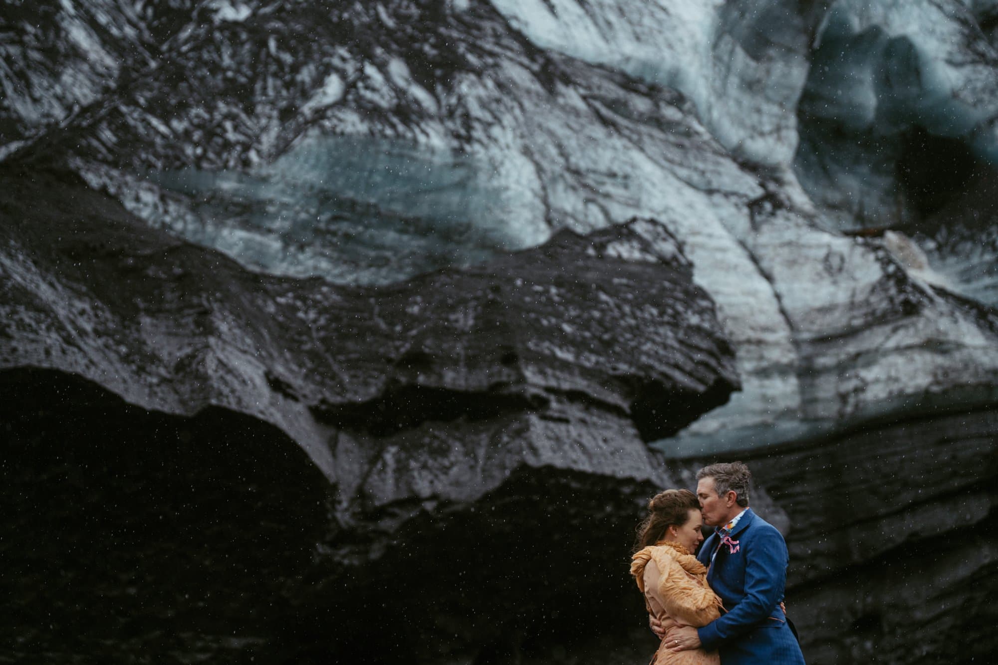 Iceland elopement photography — gallery photo 2